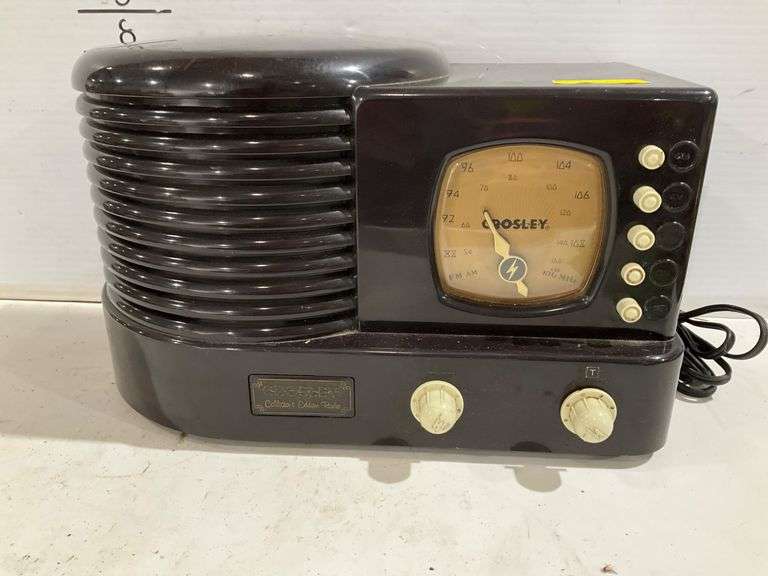 Crosley CR-1 Collector’s Edition Radio with AM/FM Tuner and Cassette ...