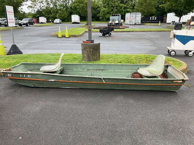 12’L Painted Aluminum Flat-Bottom Boat with Pair of Molded Seats
