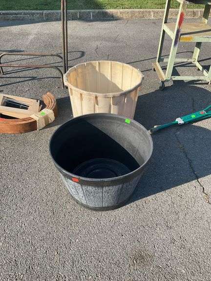 Black poly planter, and poly tub, 22”