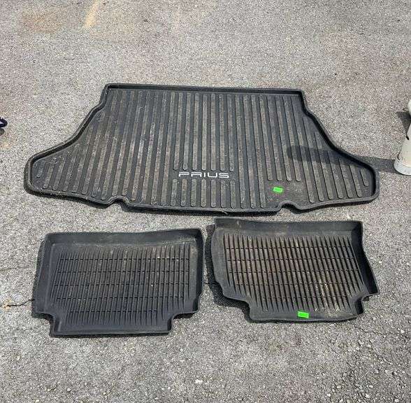 3 All-Weather Automotive Mats with ‘Prius’ Logo