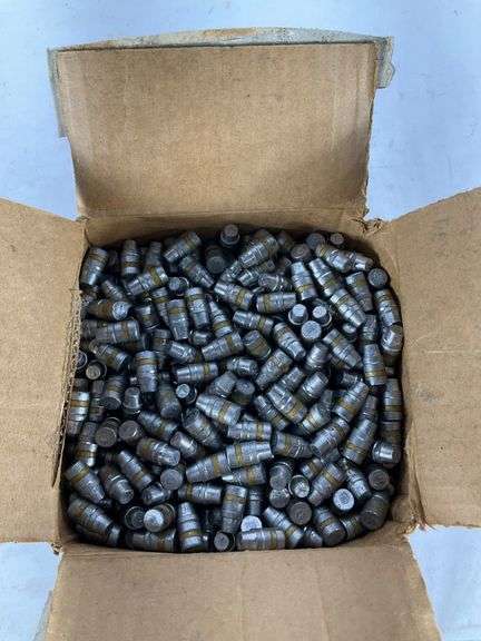 Approximately 900 Cast Lead Bullets - Hash Auctions