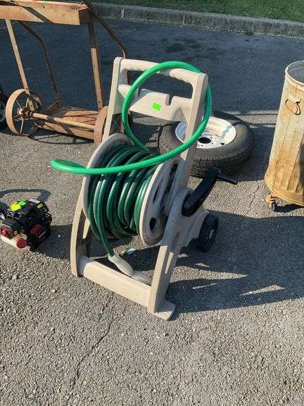 Suncast Mobile Hose fell with hose.
