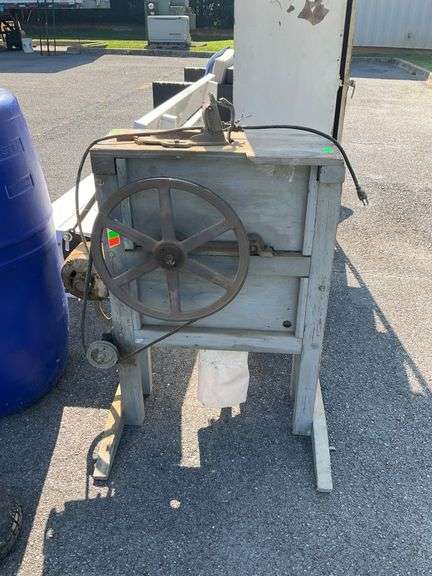 Corn sheller, Motor and Pulley System, Marked ‘Browning’, works,