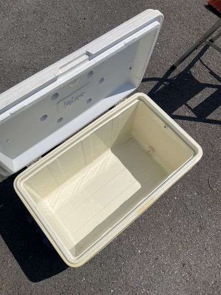 Igloo Cooler with Two Handles and Missing Strap