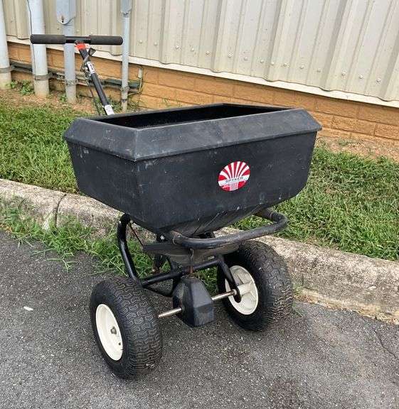 Spyker Model 76-23 Broadcast Spreader with Metal Mesh Insert