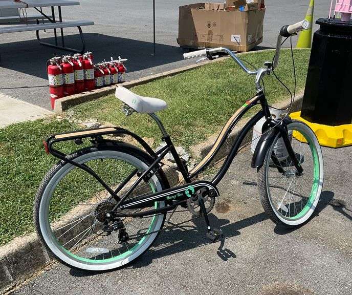 Hang Ten California 7-Speed Cruiser Bicycle with Green Accents