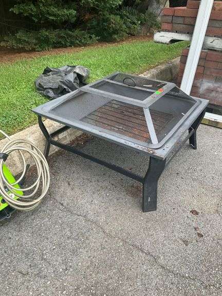 Metal Outdoor Fire Pit with Mesh Top, 26″ x 26″