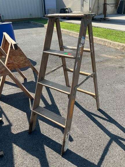 4-Foot Wooden Ladder with Metal Bracing