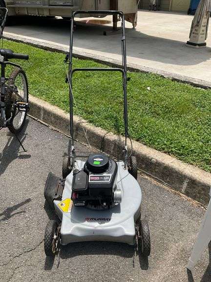 Murray Push Lawn Mower with Briggs & Stratton Engine