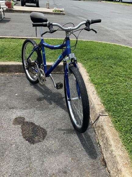 Motiv Smoothie 21-Speed Aluminum Bicycle with Shimano Components