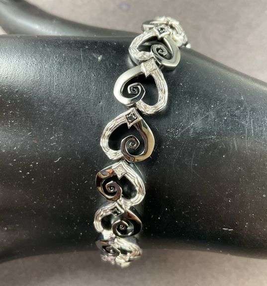 Black And Silver Heart Bracelet 15.7 grams Sterling Silver size 6"