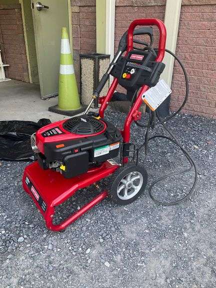 Craftsman 2700 PSI 2.3 GPM Gas Pressure Washer with Briggs & Stratton Engine