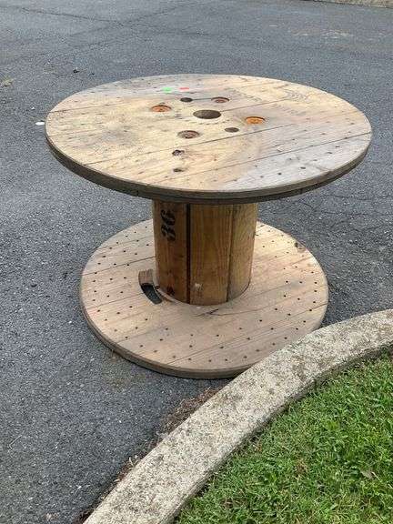 Wooden Spool with 36-Inch Diameter and 25-Inch Height