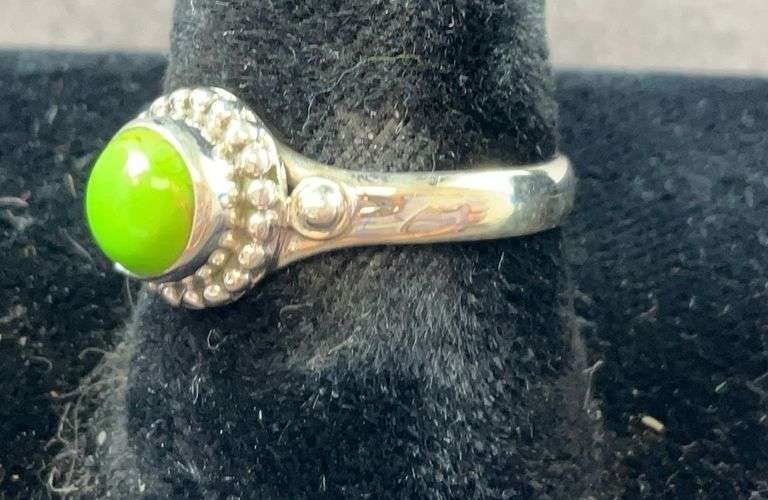 Sterling silver green turquoise ring size 7