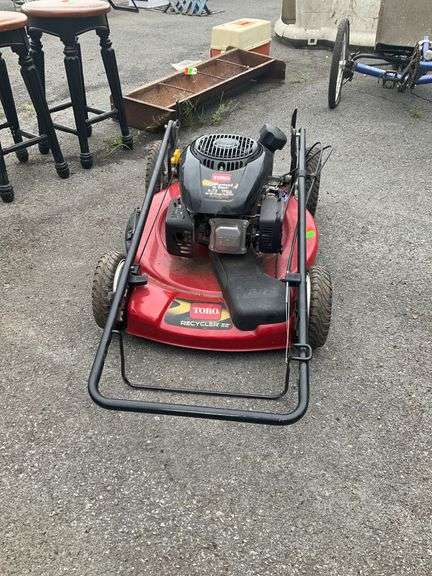 Toro Recycler 22-Inch Gas-Powered Lawn Mower for Parts or Repairs