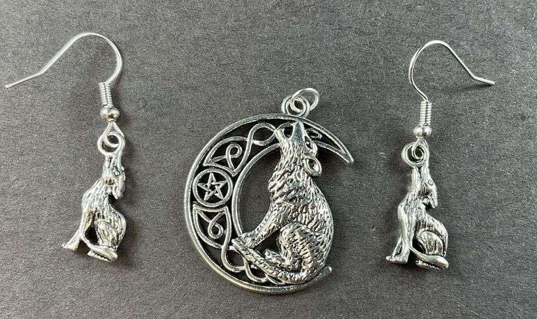 Wolf moon silvertone pendant and howling wolf dangle earrings