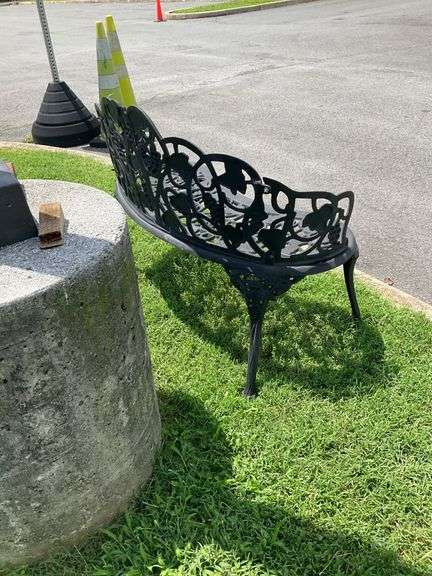 Aluminum Grapevine-Themed Garden Seat