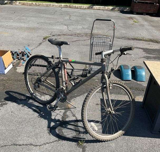 Mountain Bike With Front Suspension and Gear System