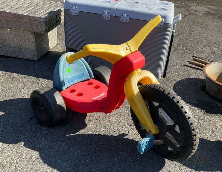 Children’s Plastic Tricycle with Pedals and Large Front Wheel