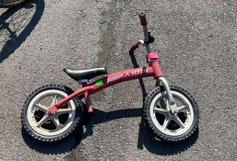 Radio Flyer Balance Bike with Red Frame and Black Seat