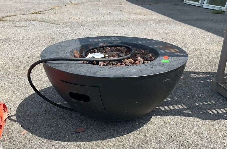 Propane Firepit With Decorative Lava Rock