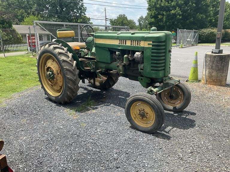 John Deere Model M, 2 cylinder engine,  wide front,