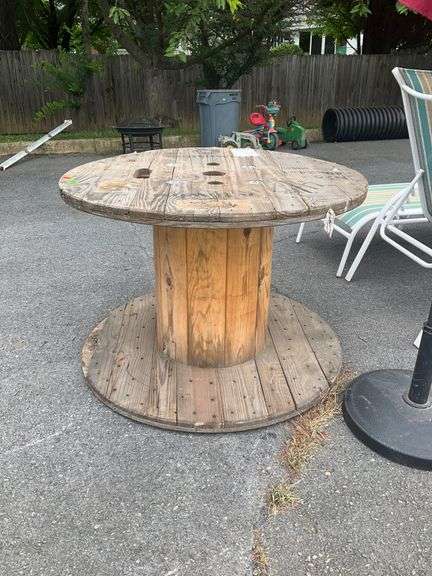 40” Diameter and 27” Height Wooden Spool Table