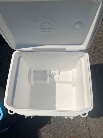 Igloo Mobile Coolers, 28qt and 52qt