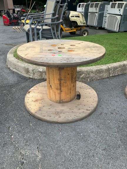 Wooden Spool with 36-Inch Diameter and 25-Inch Height