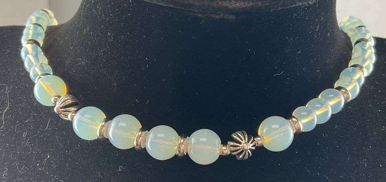 20in opalite beaded necklace silvertone