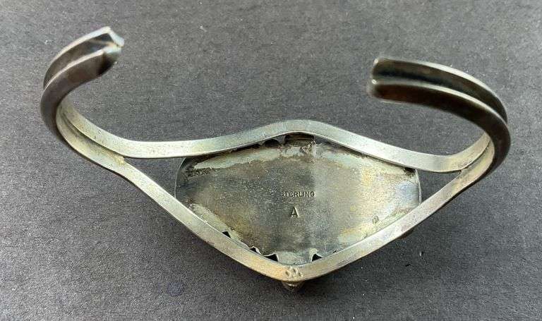 Vintage Black Onyx Cuff Bracelet 25.7 grams Sterling Silver size 2"