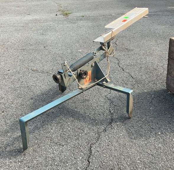 Metal-Framed Skeet Shooter With Spring Mechanism