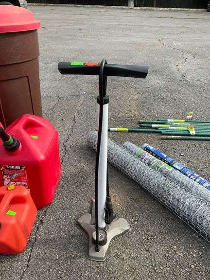 Manual Bike Pump with Pressure Gauge and Dual Valve Compatibility