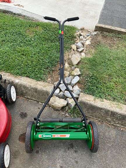Scotts Elite Manual Reel Lawn Mower with 5-Blade Cutting System