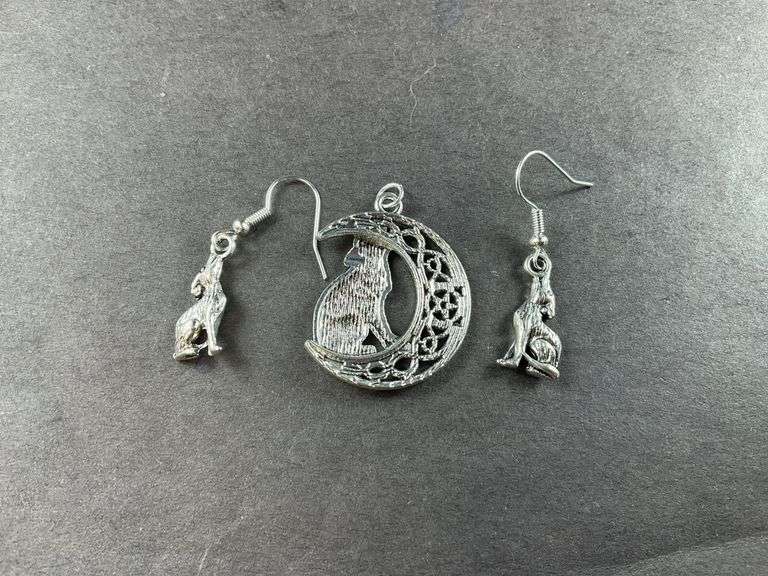 Wolf moon silvertone pendant and howling wolf dangle earrings