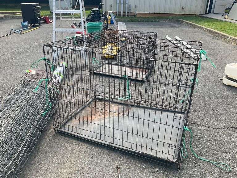 Wire Pet Cage with Plastic Liner, 42”Lx28”Wx30”H