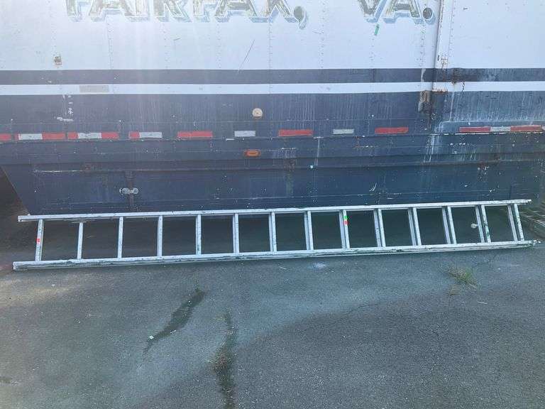 Aluminum Extension Ladder, 26 ft