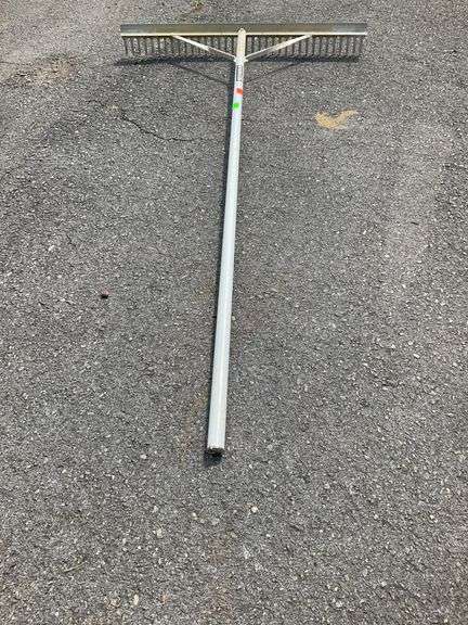 Seymour Landscapers Rake with 36-inch Clearing Width