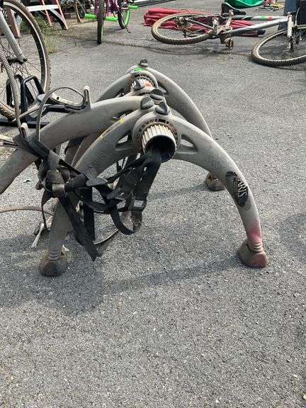 Saris Bike Rack With Adjustable Arms and Straps