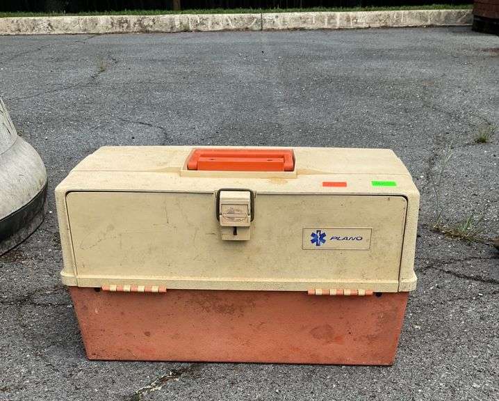 Plano Two-Tone Plastic Tackle Box with Multi-Tiered Tray System