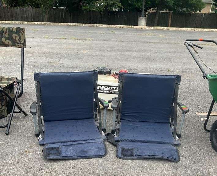 Blue Folding Stadium Seats with Armrests