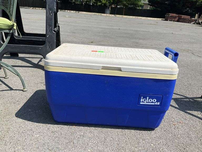 Igloo Cooler with Two Handles and Missing Strap