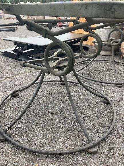 Swivel Patio Chairs with Curved Slatted Backs and Mesh Seats