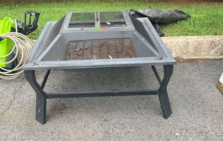 Metal Outdoor Fire Pit with Mesh Top, 26″ x 26″