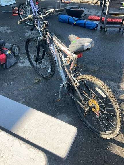 Mongoose XR 200 Aluminum Mountain Bike with Swing Link Suspension