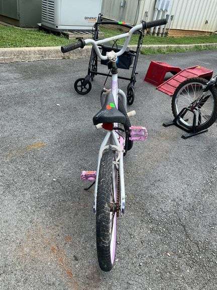 Kent Girls’ Bicycle With Pink and Purple Accents
