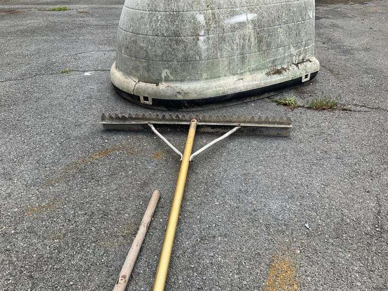 Gravel Rack and Floor Squeegee with Metal Handles