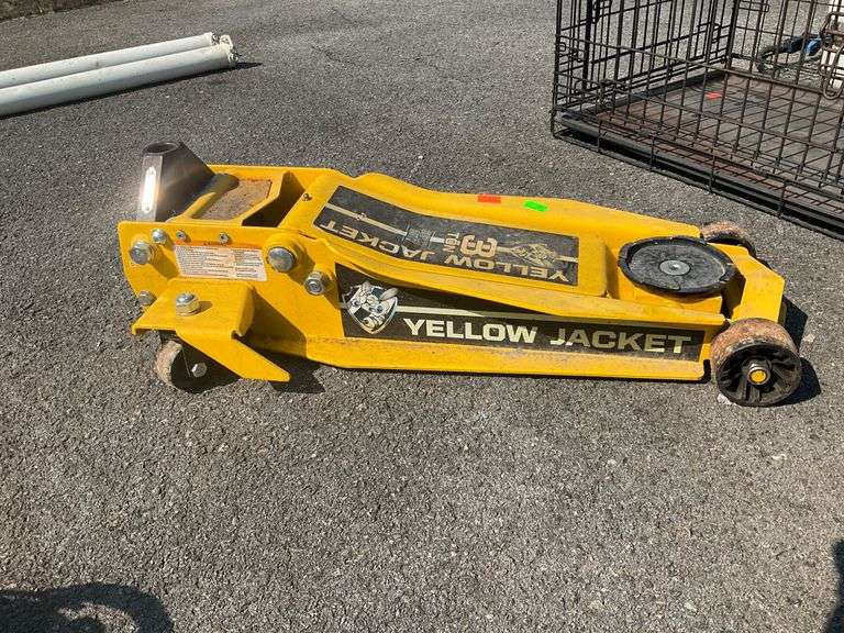 Yellow Jacket 3-Ton Hydraulic Floor Jack (Missing Handle)