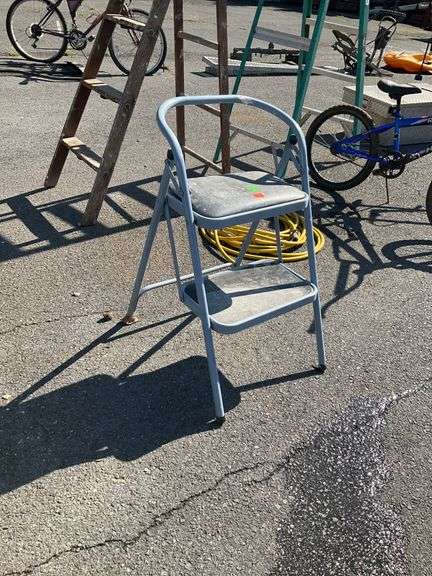 Gray Two-Step Ladder with 21″ Height to Top Step