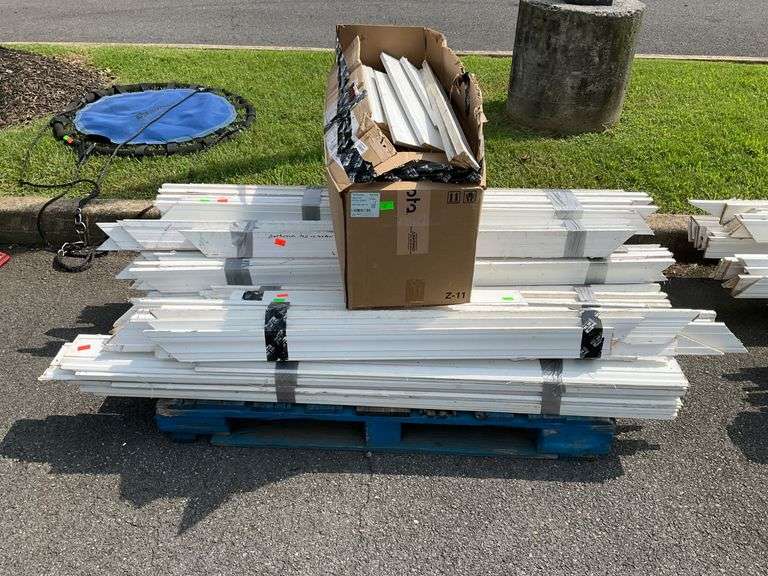 Pallet of White Trim and Molding Pieces